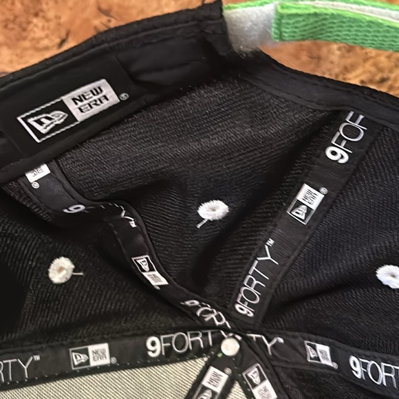 NASCAR Interstate Batteries Cap Men’s 18 Joe Gibbs Racing Sprint Cup Series 2016 - Picture 6 of 10